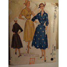 McCalls Sewing Pattern 8827 