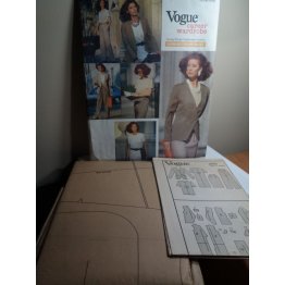 VOGUE Sewing Pattern 2445 